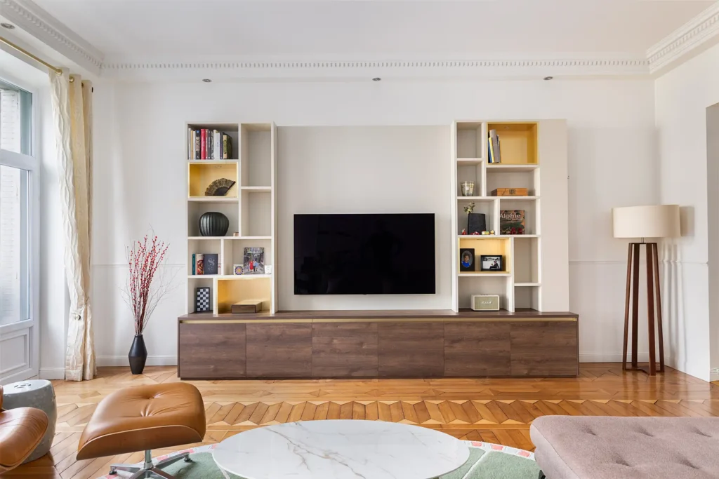 Meuble TV sur mesure, fabrication et pose avec un menuisier